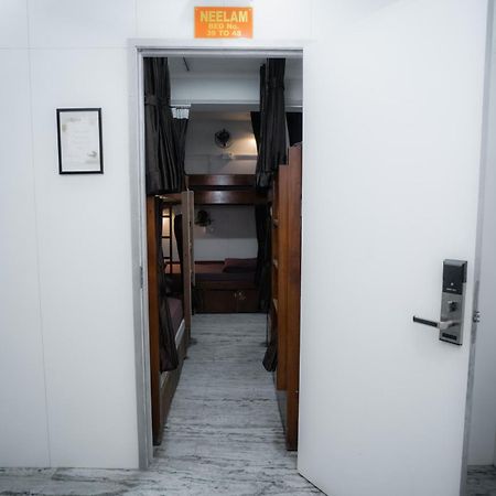 Pearl Courtyard Dormitory Варанасі Екстер'єр фото