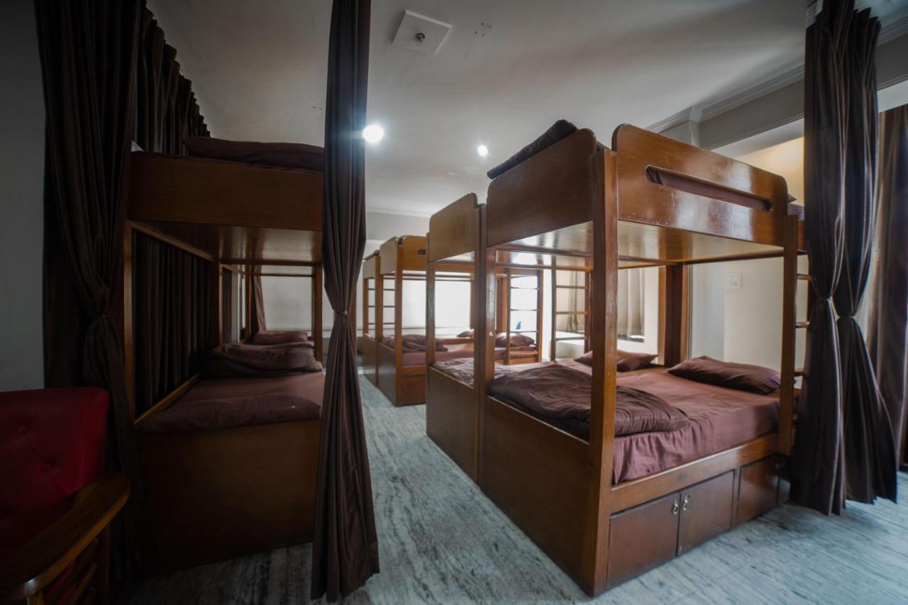 Pearl Courtyard Dormitory Варанасі Екстер'єр фото