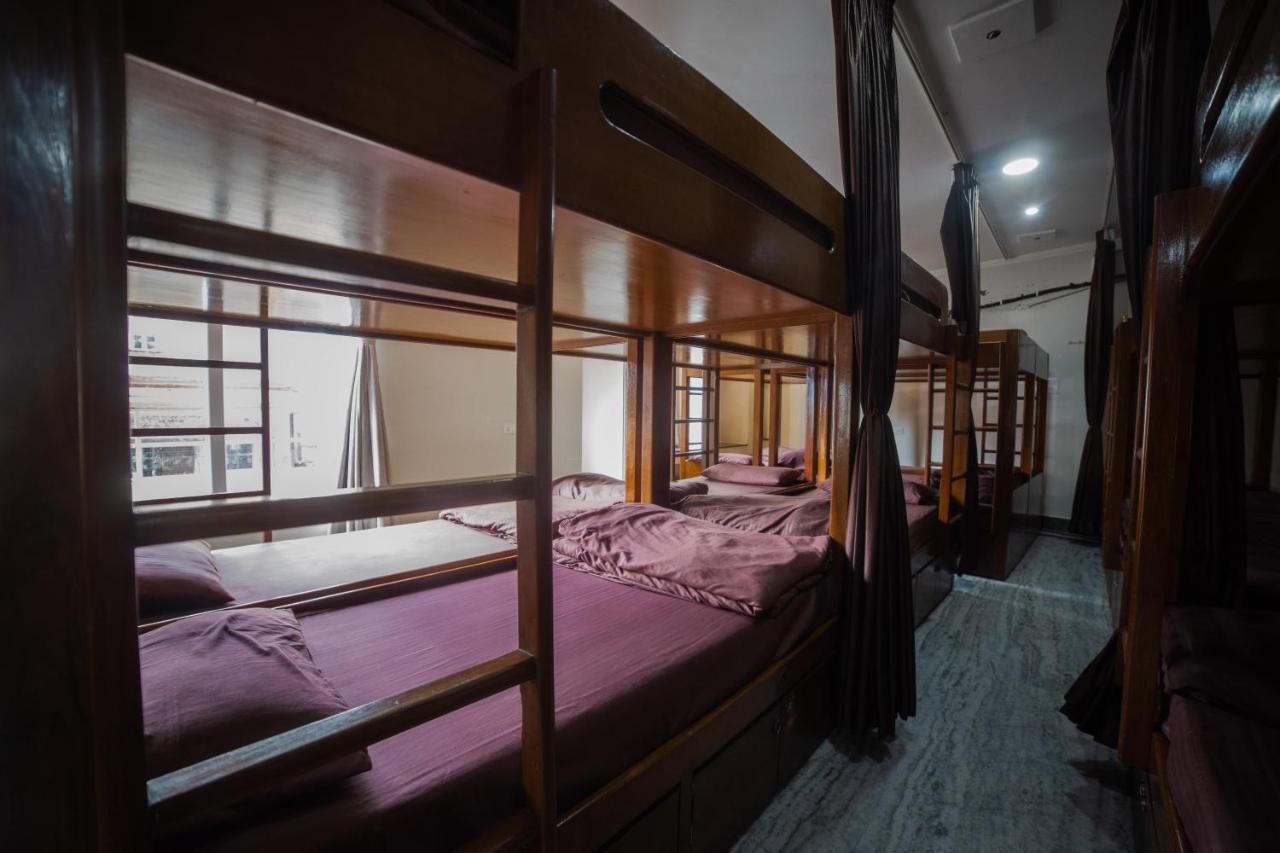 Pearl Courtyard Dormitory Варанасі Екстер'єр фото