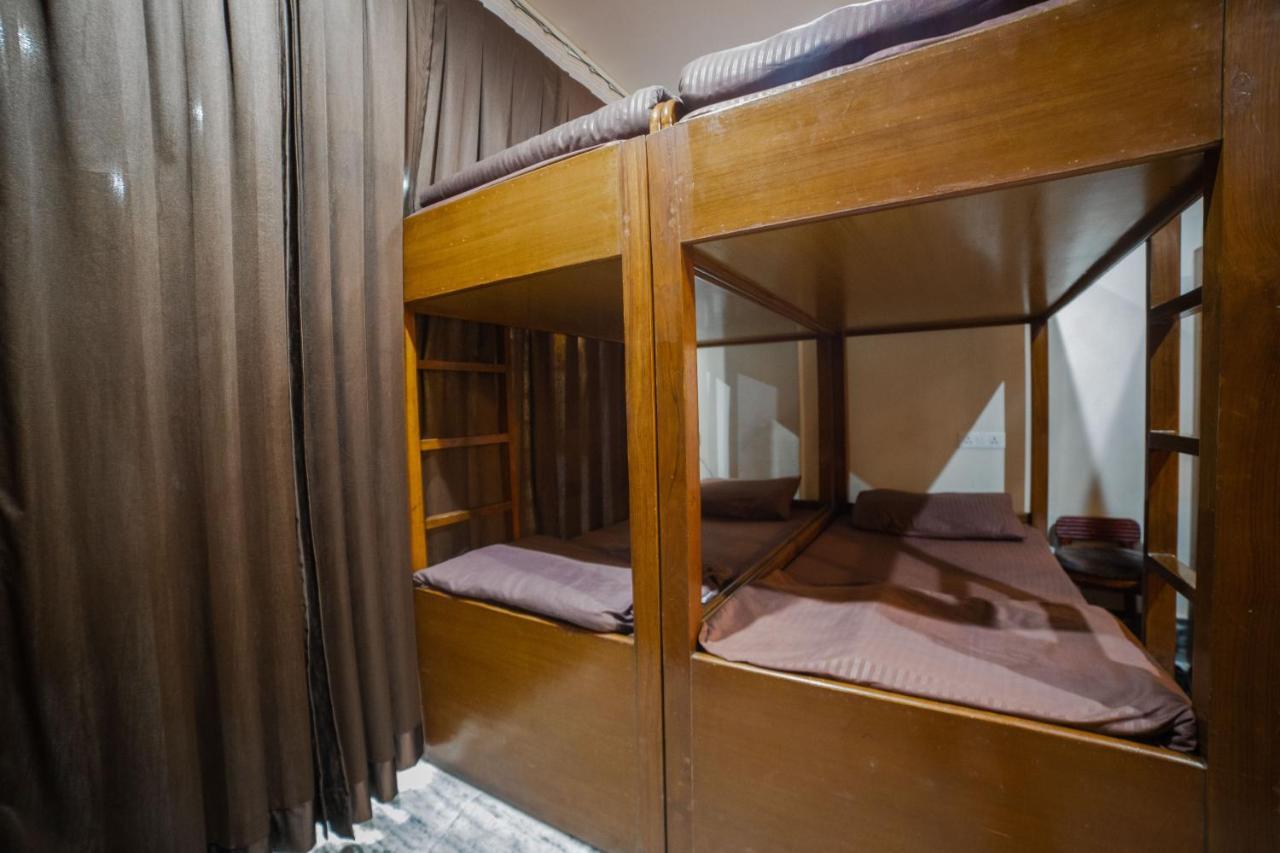 Pearl Courtyard Dormitory Варанасі Екстер'єр фото