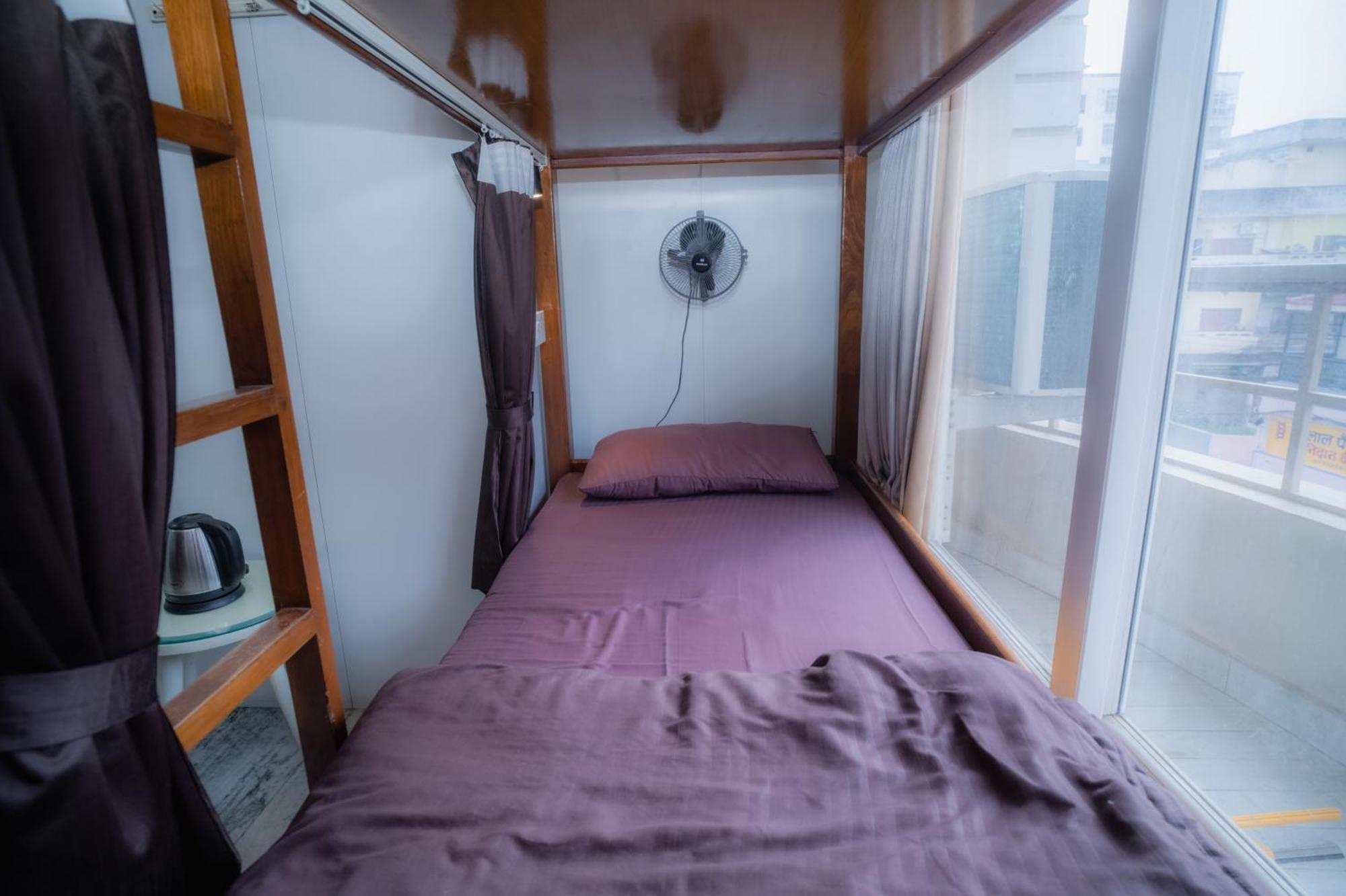 Pearl Courtyard Dormitory Варанасі Екстер'єр фото