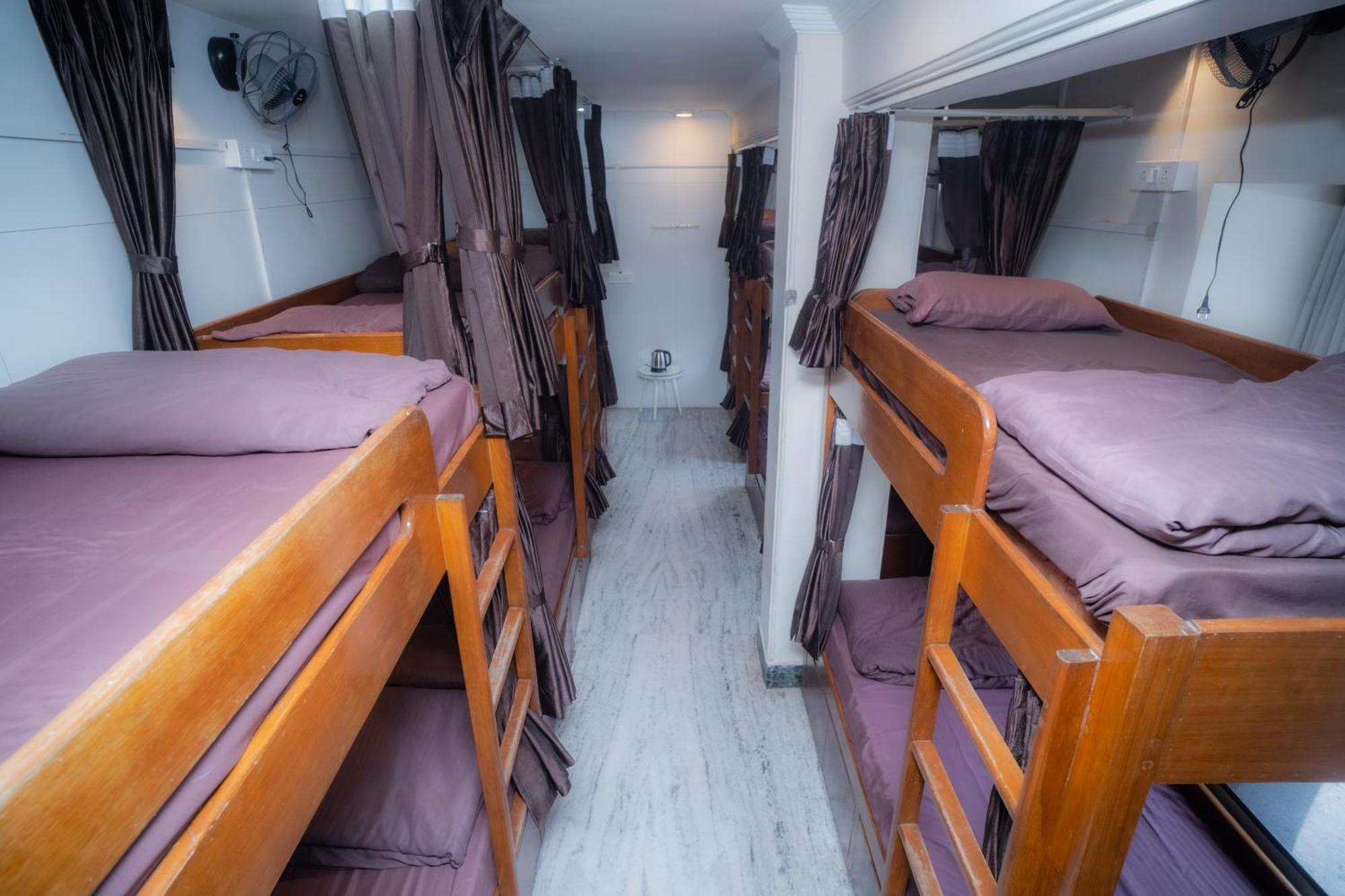 Pearl Courtyard Dormitory Варанасі Екстер'єр фото