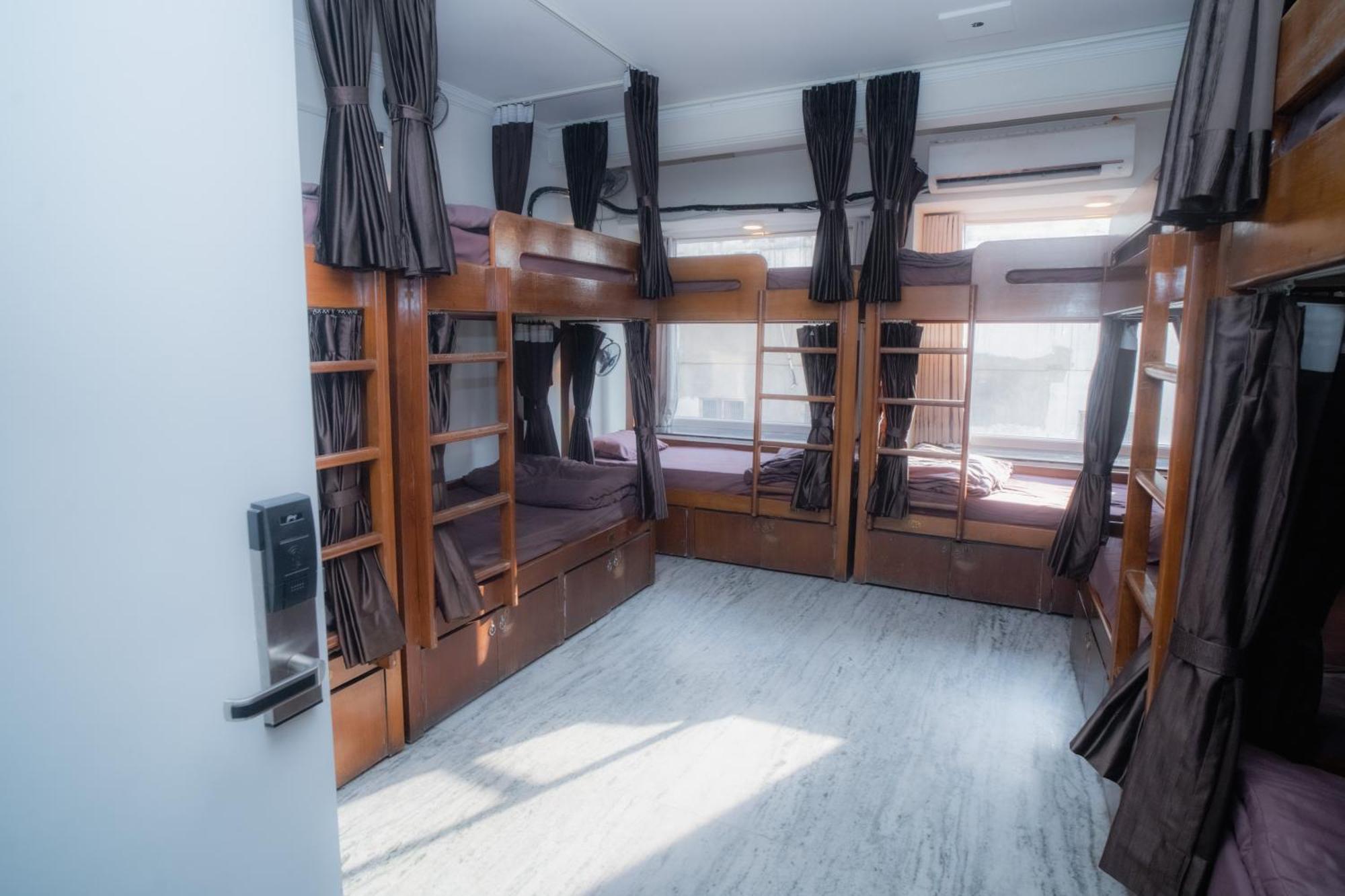 Pearl Courtyard Dormitory Варанасі Екстер'єр фото
