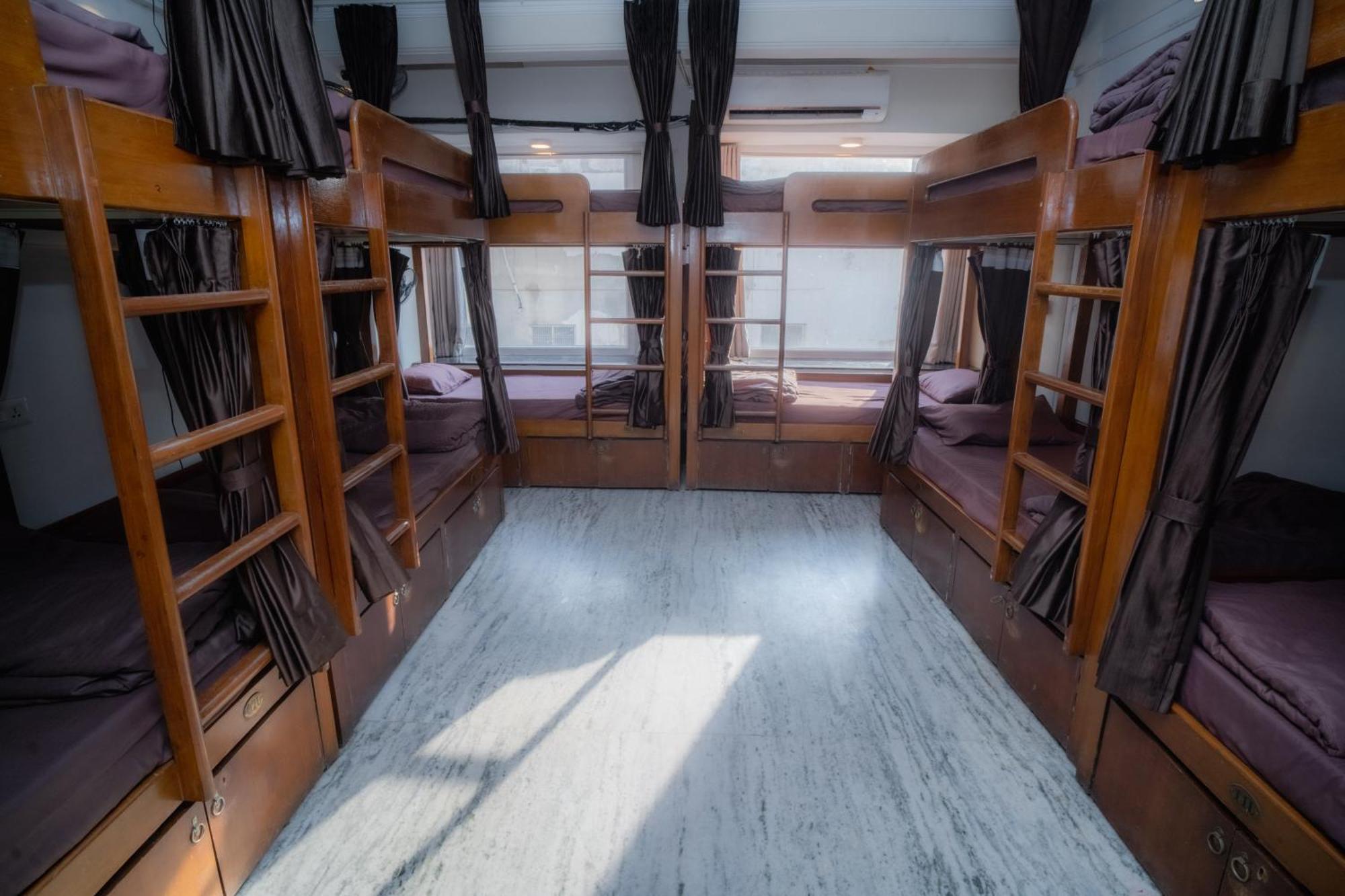 Pearl Courtyard Dormitory Варанасі Екстер'єр фото