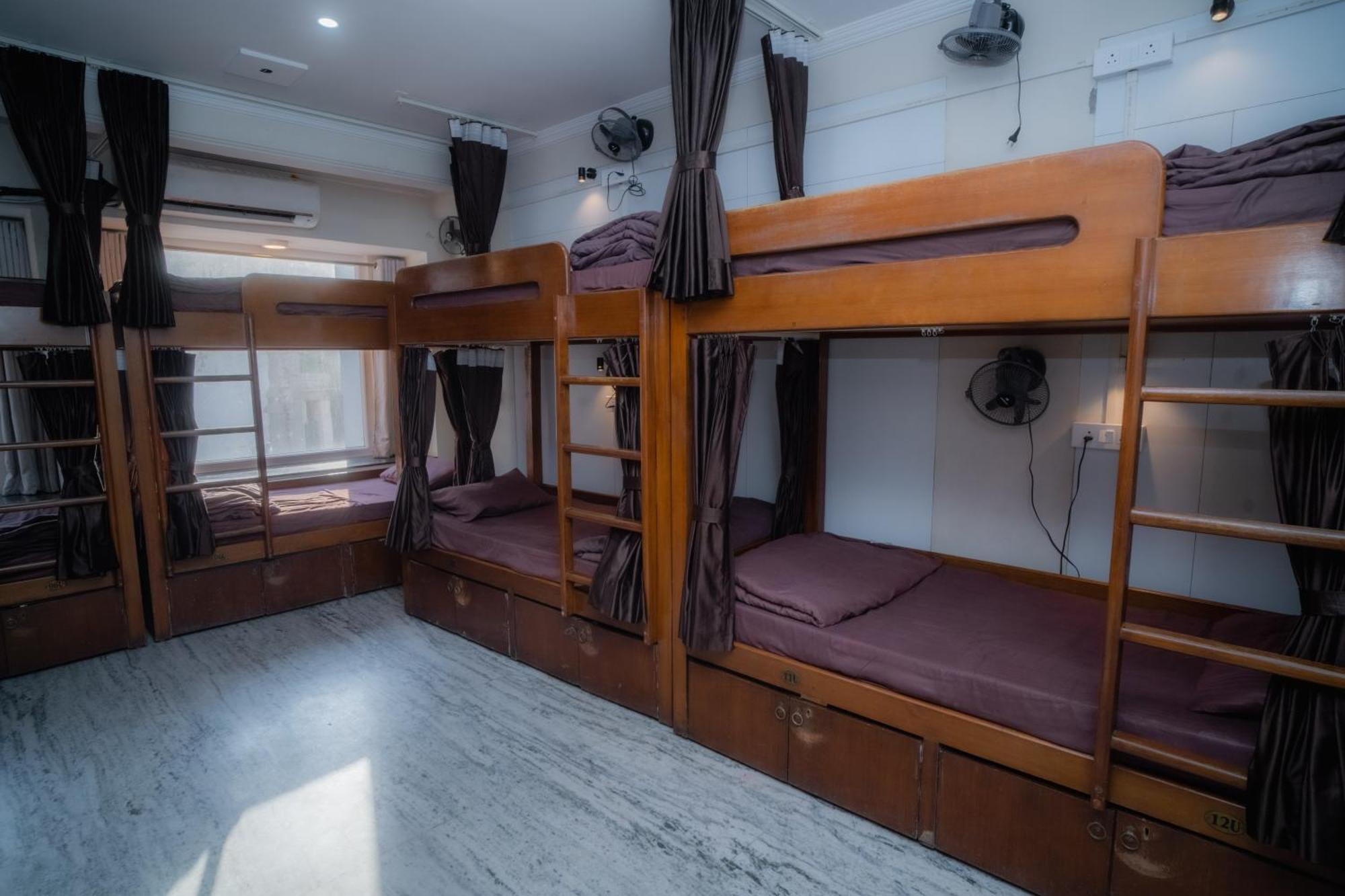 Pearl Courtyard Dormitory Варанасі Екстер'єр фото