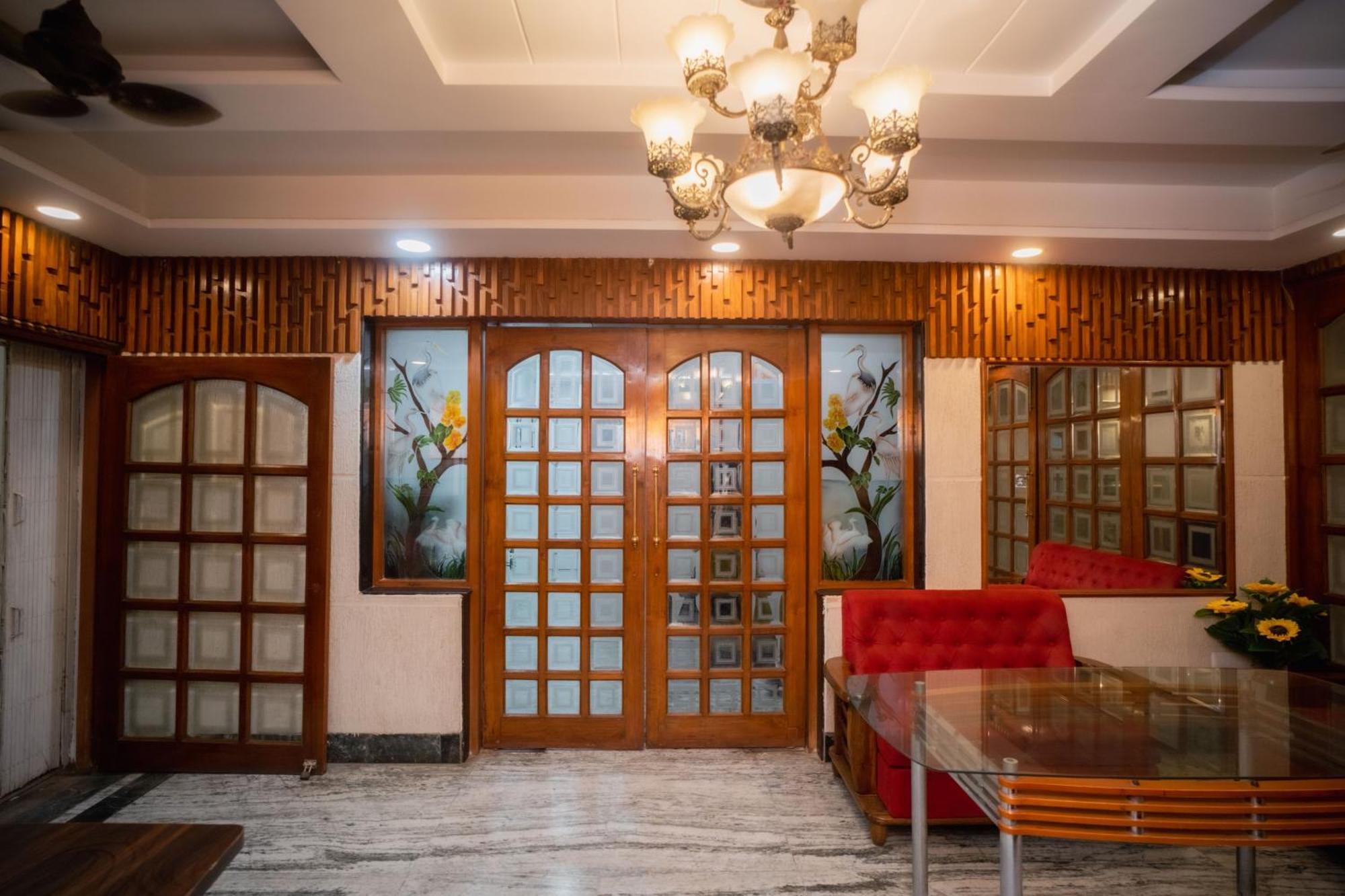 Pearl Courtyard Dormitory Варанасі Екстер'єр фото