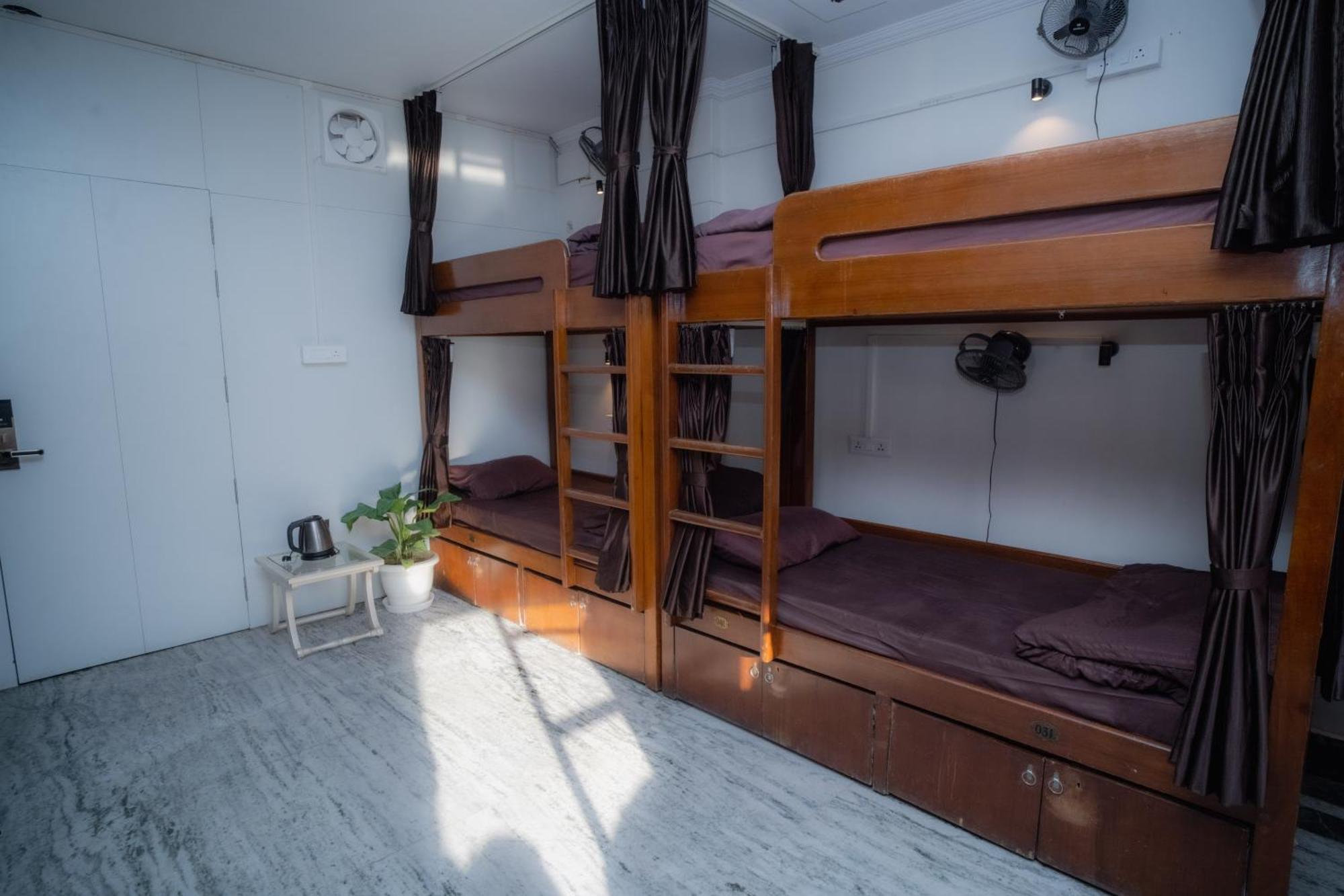 Pearl Courtyard Dormitory Варанасі Екстер'єр фото