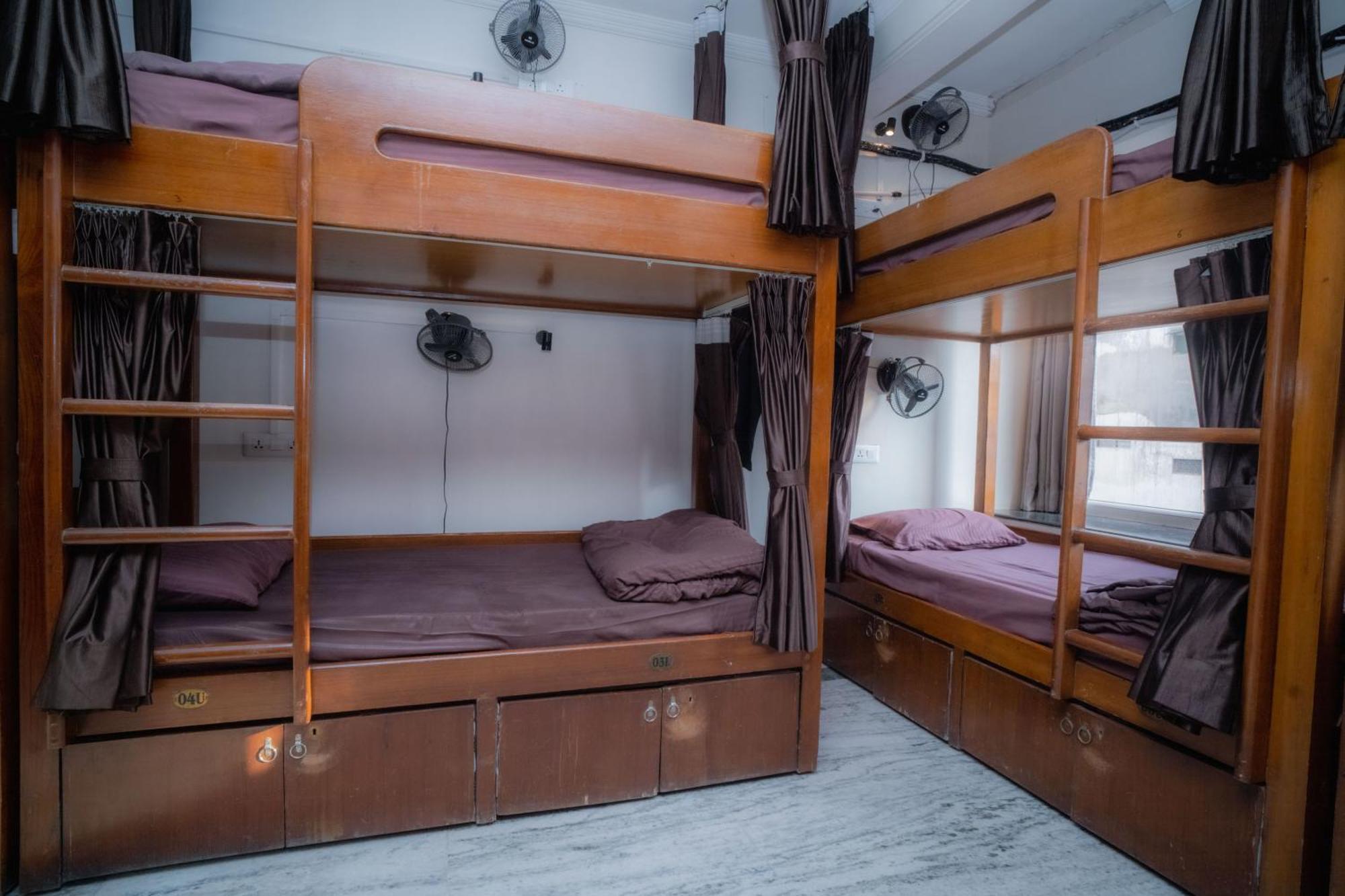 Pearl Courtyard Dormitory Варанасі Екстер'єр фото