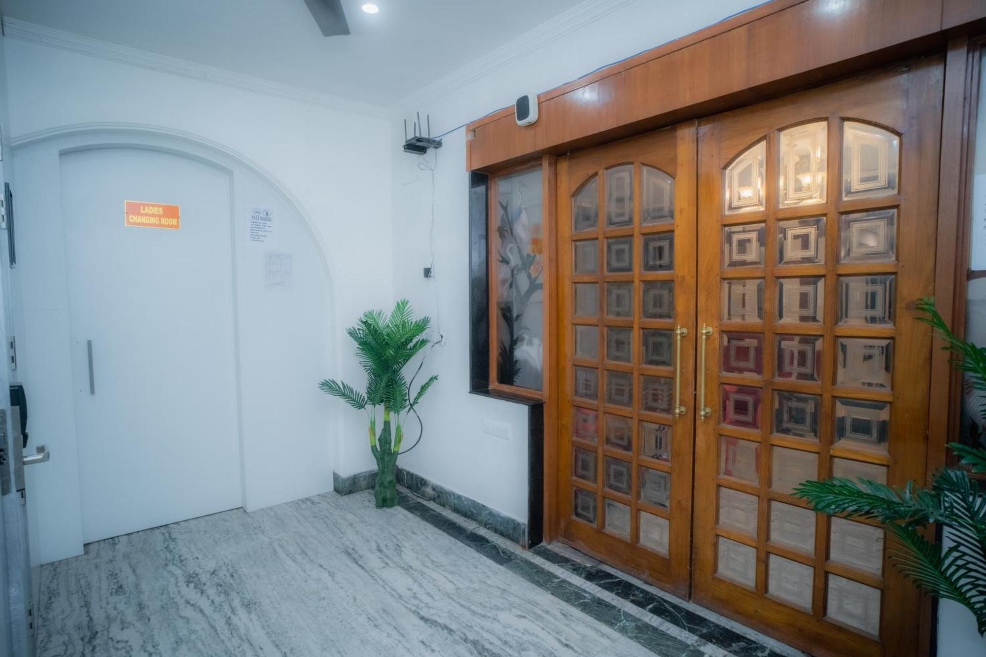 Pearl Courtyard Dormitory Варанасі Екстер'єр фото