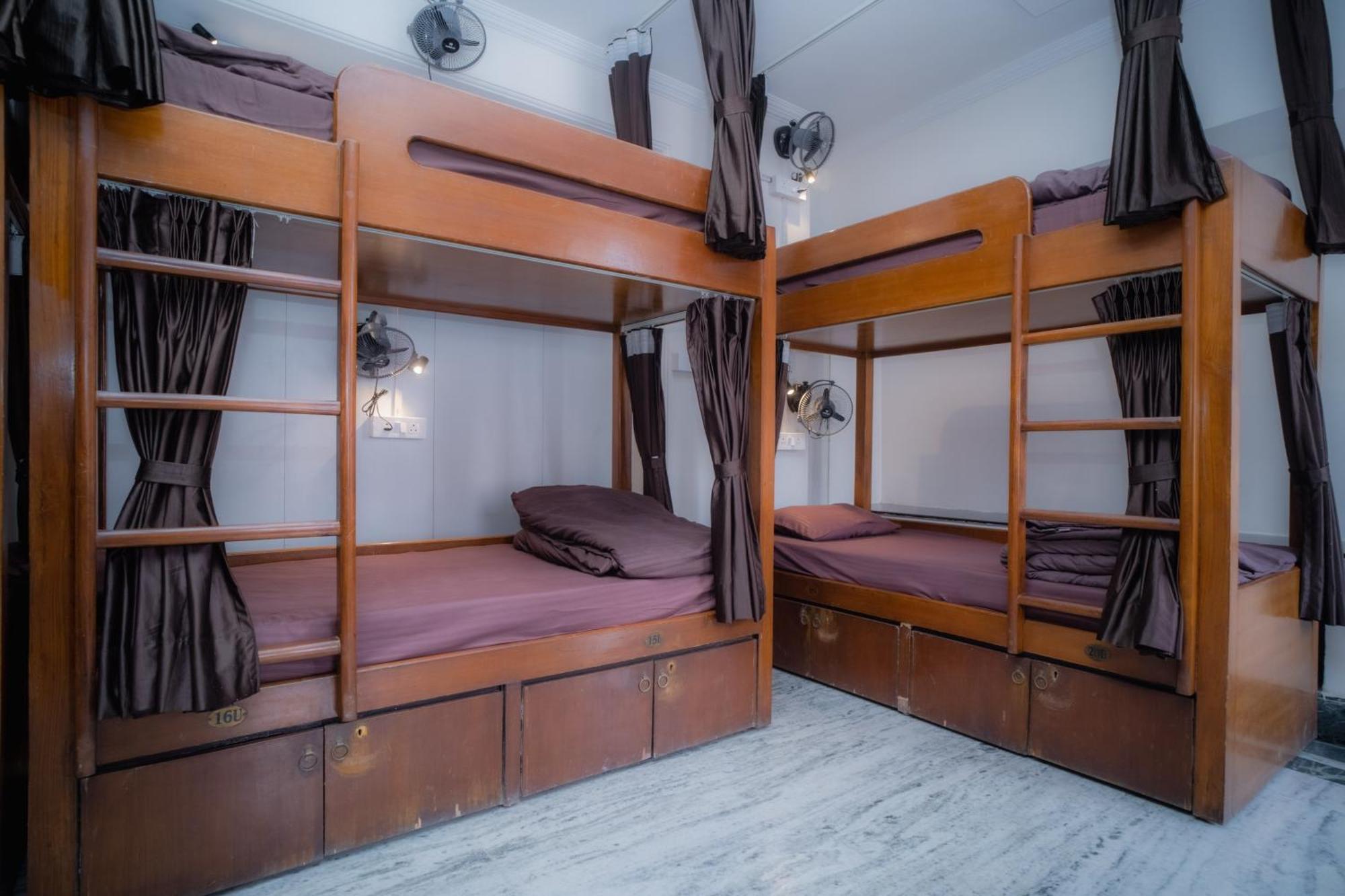 Pearl Courtyard Dormitory Варанасі Екстер'єр фото